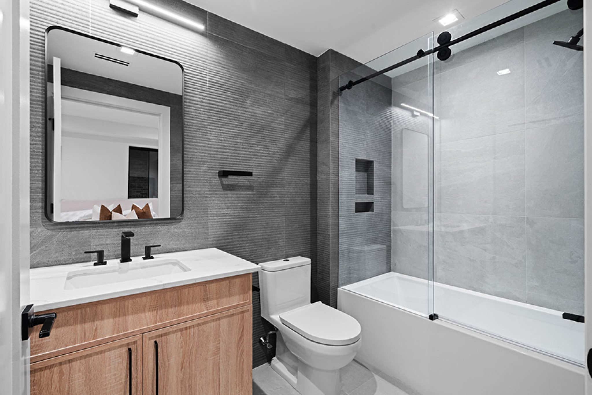 29-web-or-mls-1513-pine-st-a-corner-unit