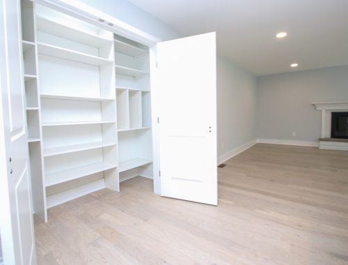 double cabinet room